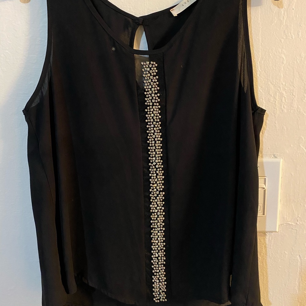 Black sliver stud top